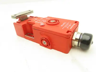 Allen Bradley 440G-S36061 Guardmaster Spartan Locking Guard Switch 110VAC 12-Pin