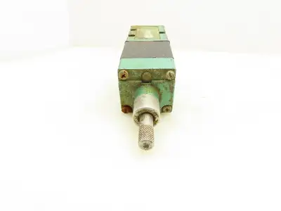 Numatics 152SA400K011Z MK15 Pneumatic Directional Solenoid Valve 120V Lot of 2