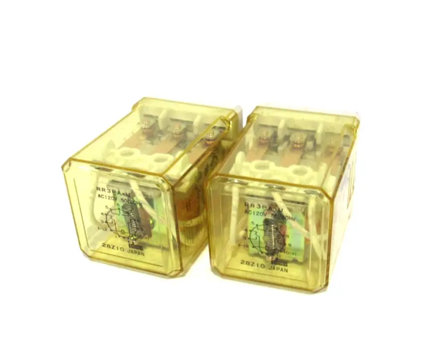 LOT OF 2 NEW IDEC RR3PA-U RELAYS RR3PAUL