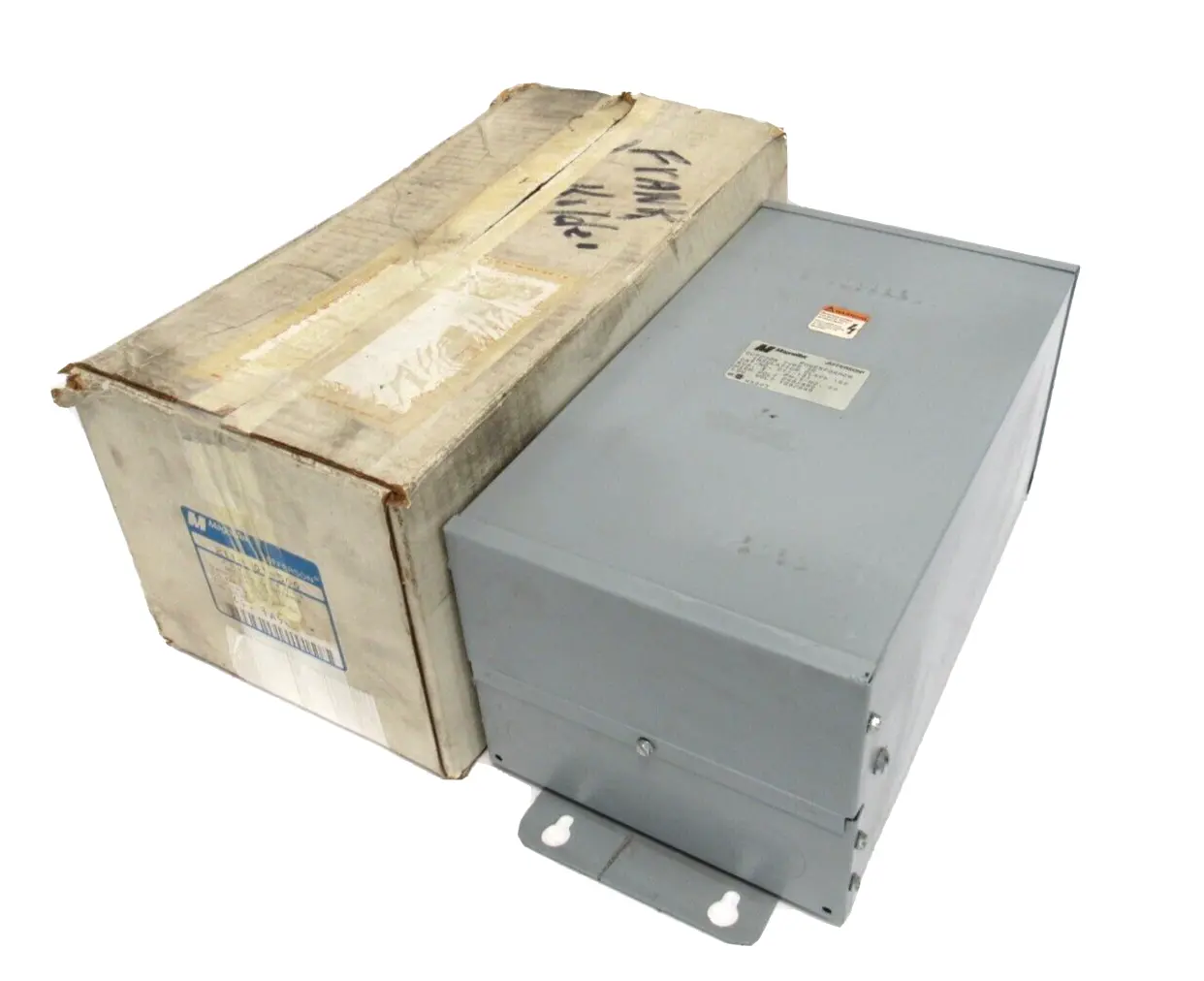 NEW MAGNETEK 211-101 TRANSFORMER 3 KVA 211101500 240/480 120/240