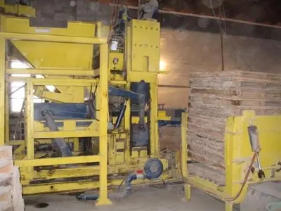 Used 1975 HESS HP1 Block Making Machines Quebec CA | DIT Equip #1412401