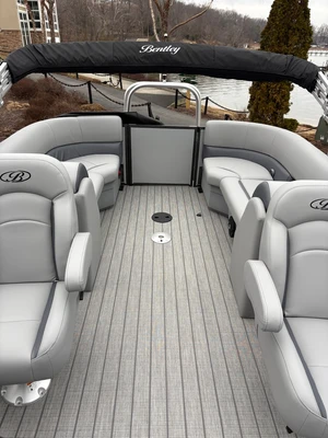 New | in-Stock 2026 BENTLEY PONTOONS 223 NAVIGATOR Boats (Misc) Virginia US | Affordable Outdoors #1638044