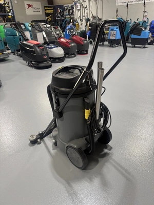 Karcher NT 48/1 Wet Vac w/Squeegee NEW
