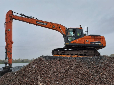 USED 2015 Doosan DX225LC-3 LR