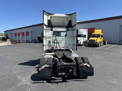 USED 2022 VOLVO VNR42T300