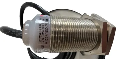 NEW EATON E57-30LE22-A1 PROXIMITY SENSOR E5730LE22A1