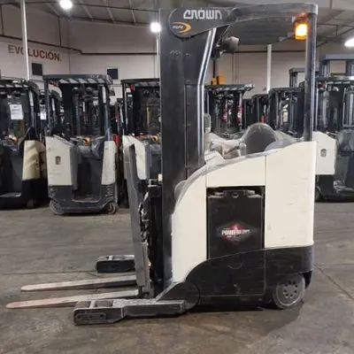 USED 2016 CROWN RR5725-45