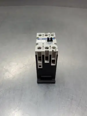 Schneider Electric CA2SK20 Contactor, 10A, 690VAC w/LA4SKE1U Module. 4A43.1