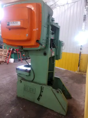 USED BLISS C60STROKE ................. 4"ADUSTMENT .............. 3"SHUT HEIGHT ............ 14.25"