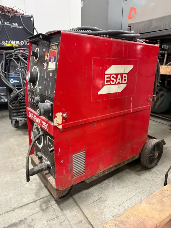 ESAB DIP-PAK 250 Welder | ListingHippo