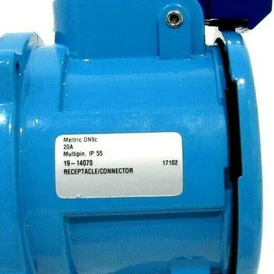 NEW MELTRIC 19-14070 RECEPTACLE /CONNECTOR 20A 1914070