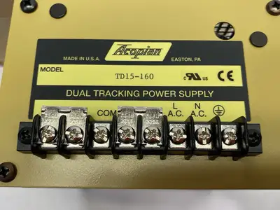 USED ACOPIAN DUAL TRACKING POWER SUPPLY 105-125 INPUT VOLTAGE