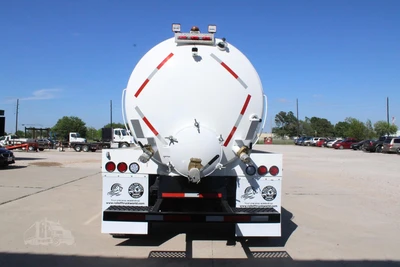 New | in-Stock 2027 MACK MD7 Septic/Sewer/Vacuum Trucks Texas US | Roll Off Truck World #1491896