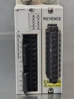 Keyence SL-R11 Safety Control Unit 24VDC 150mA Type 4 (BIN3.4.4)