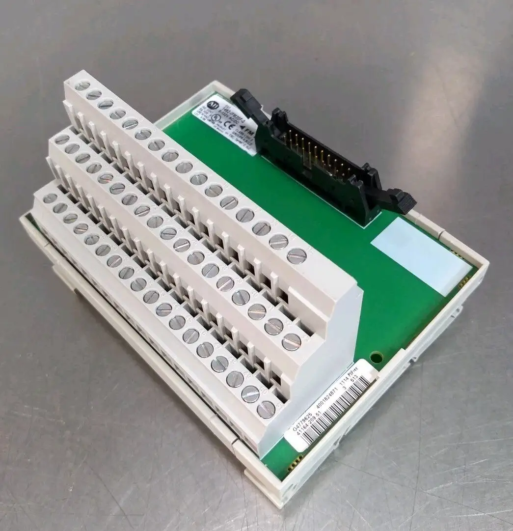 Allen Bradley 1492-IFM20F-3 / B Interface Module Loc3C22