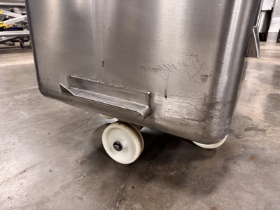600 Pound SS Dump Buggy with Plastic Lid