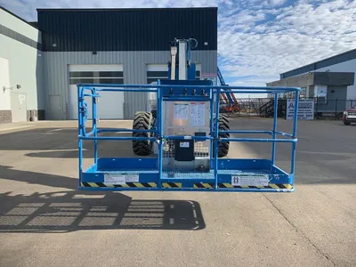 Used 2011 GENIE Z-135/70 ARTICULATING BOOM LIFT Articulating Boom Lifts Alberta CA | Adcock Equipment #1418167
