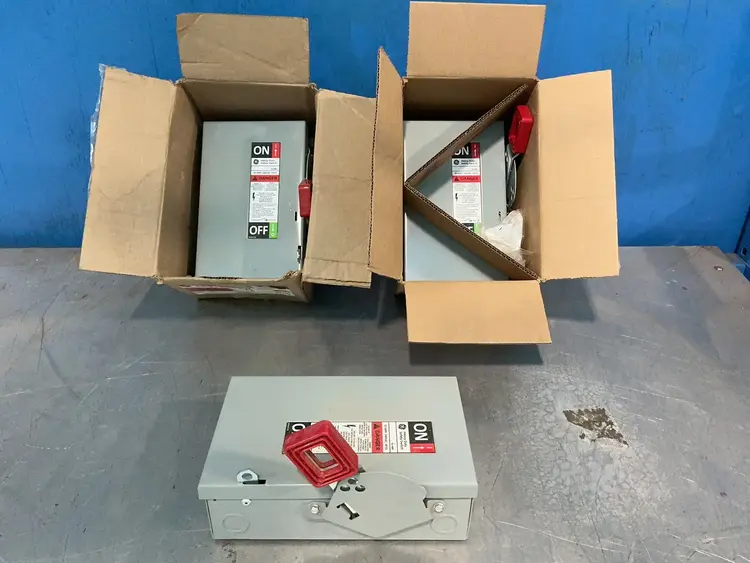 New | in-Stock GENERAL ELECTRIC THN3221 Disconnects Ohio US | HGR 24 #1278480