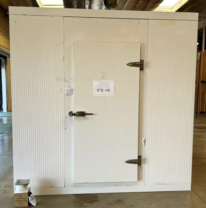 171-0080 8’ x 8’ Walk In Freezer Box with Floor