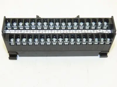 Keyence XC-T34B2 Screw Terminal Flat Cable Connector Conversion Block 125V
