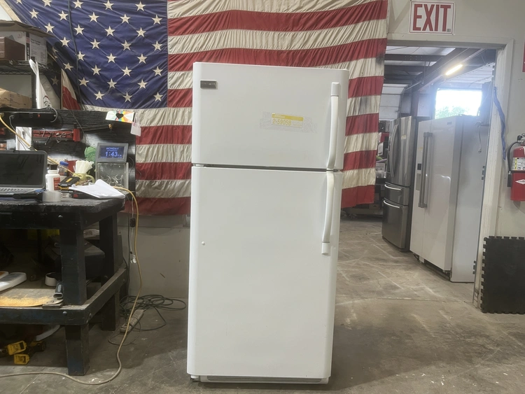 Used FRIGIDAIRE FREEZER ON TOP Refrigerators Michigan US | Miedema Asset Management Group #1413799