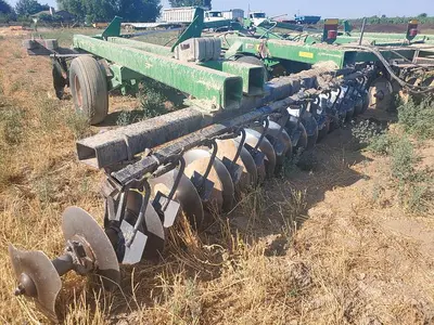USED JOHN DEERE 650