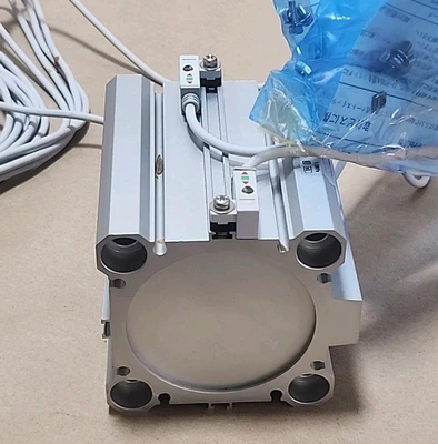 NEW SMC CDQ2B63-50DM-F7BAL