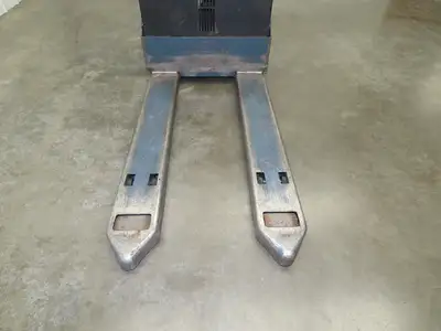 Toyota 8HBW23 Electric Walkie Pallet Jack 4500 lb 45" Forks 8.5" Lift 24V 1250H
