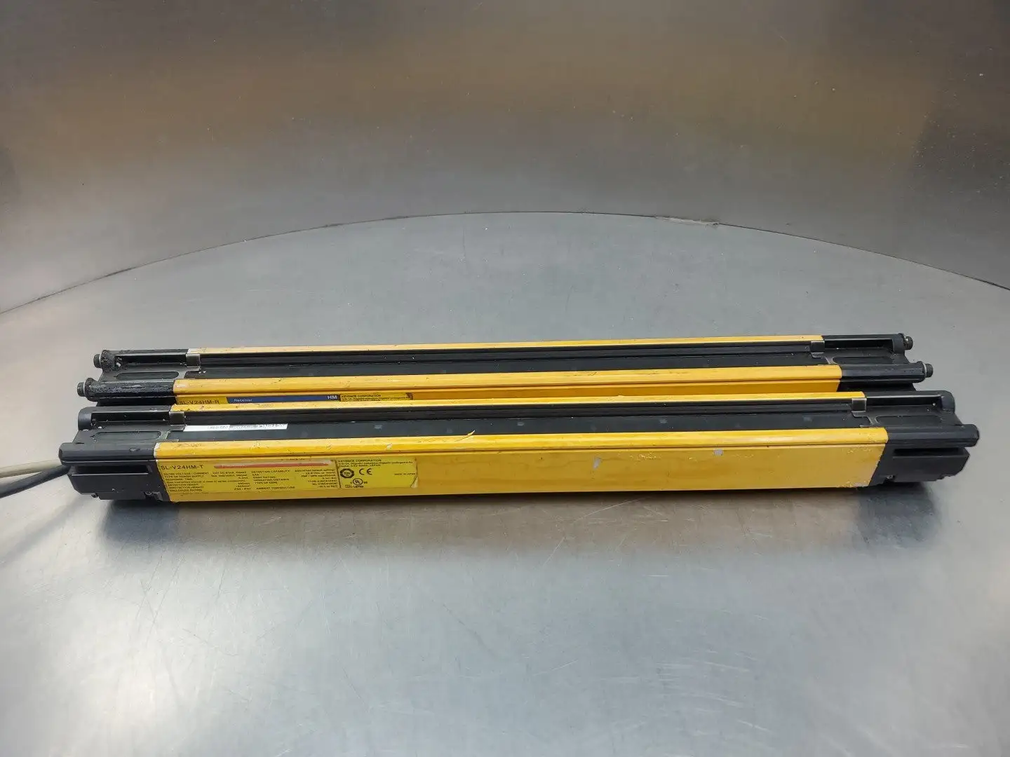 Keyence SL-V24HM-R/SL-V24HM-T Light Curtain Safety System. 5C-11
