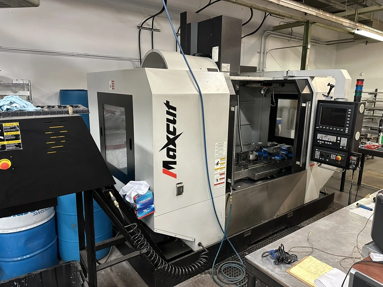 Used 2017 _UNKNOWN_ VM-1100 Vertical Machining Centers British Columbia CA | Coast Machinery Group #875410