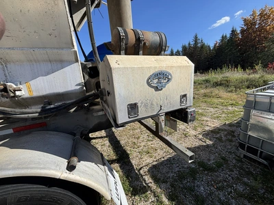 Used 2014 HENSLEY BULK FEED TRAILER Agricultural Trailers Michigan US | Miedema Asset Management Group #1709530