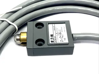USED EATON COMPACT LIMIT SWITCH, ROLLER PLUNGER