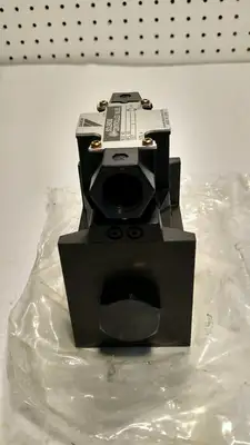 DAIKIN CONTROLLED SOLENOID VALVE KS0-G03-2BA-20 **New** AUC