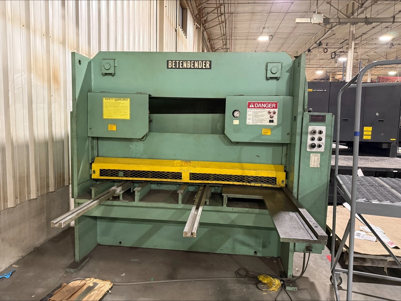 USED 1993 BETENBENDER HYDRAULIC SHEAR