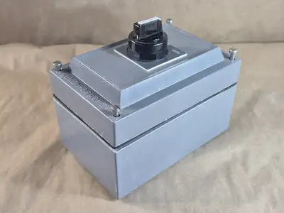 NEW ALLEN-BRADLEY 800H-2HZ4R