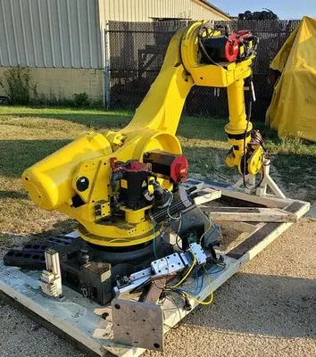 USED 2003 FANUC R-2000IA/200F