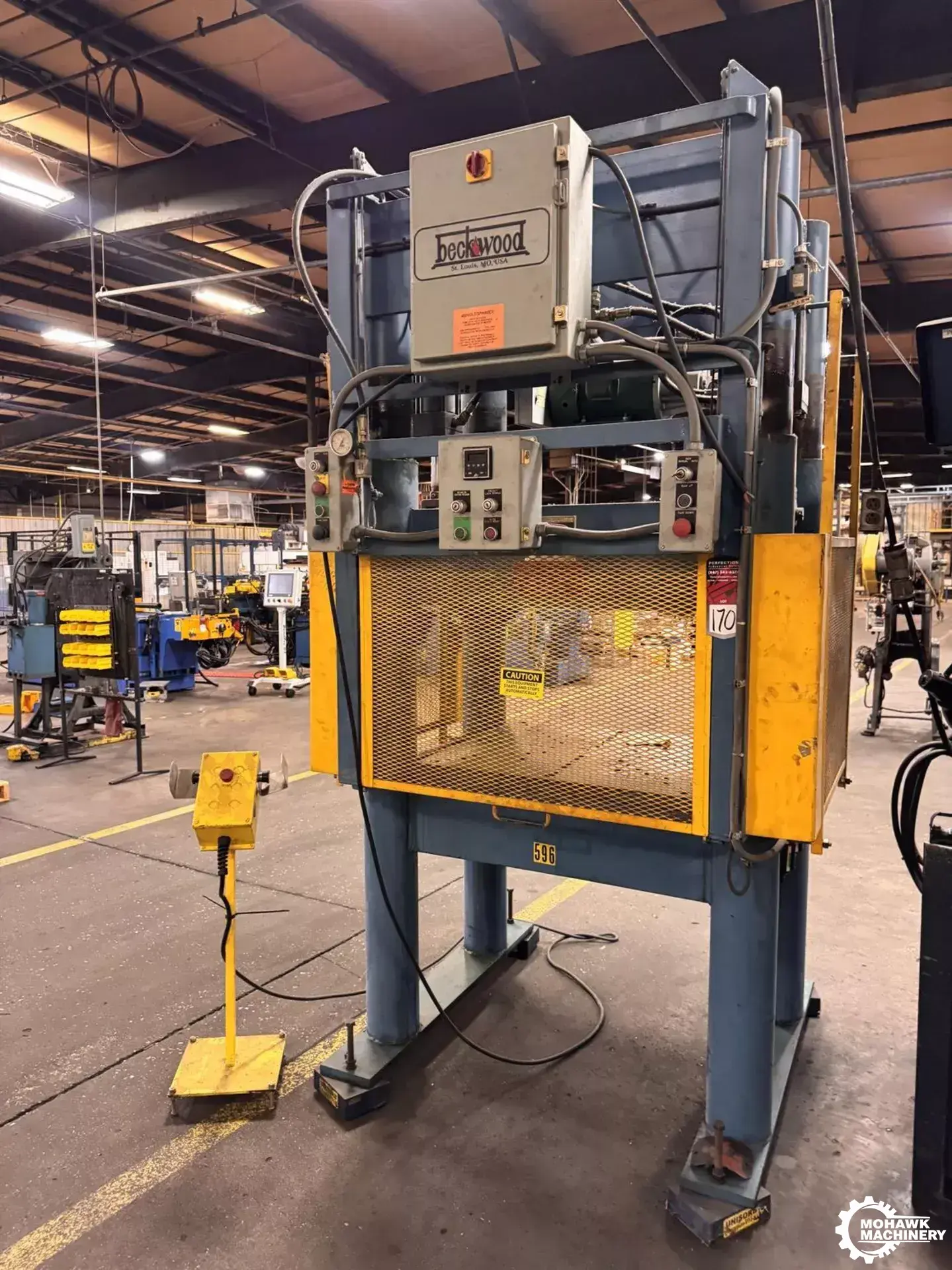 30 TON BECKWOOD 4-POST HYDRAULIC PRESS