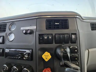 USED 2018 PETERBILT 567