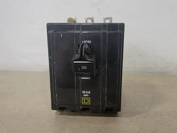 Used SQUARE D QOB330 Switchgears British Columbia CA | Lenmark #367172