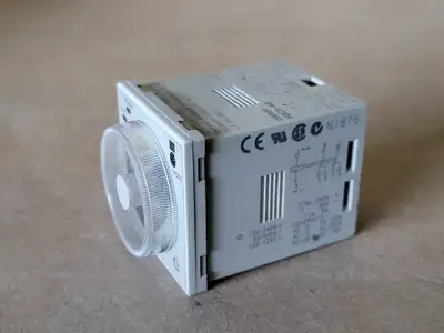 USED OMRON H3CR-A8