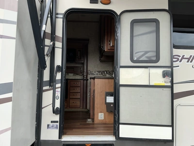 Used 2012 CROSSROADS RUSHMORE 34SB Campers, Caravans, Motorhomes Michigan US | Miedema Asset Management Group #1406929