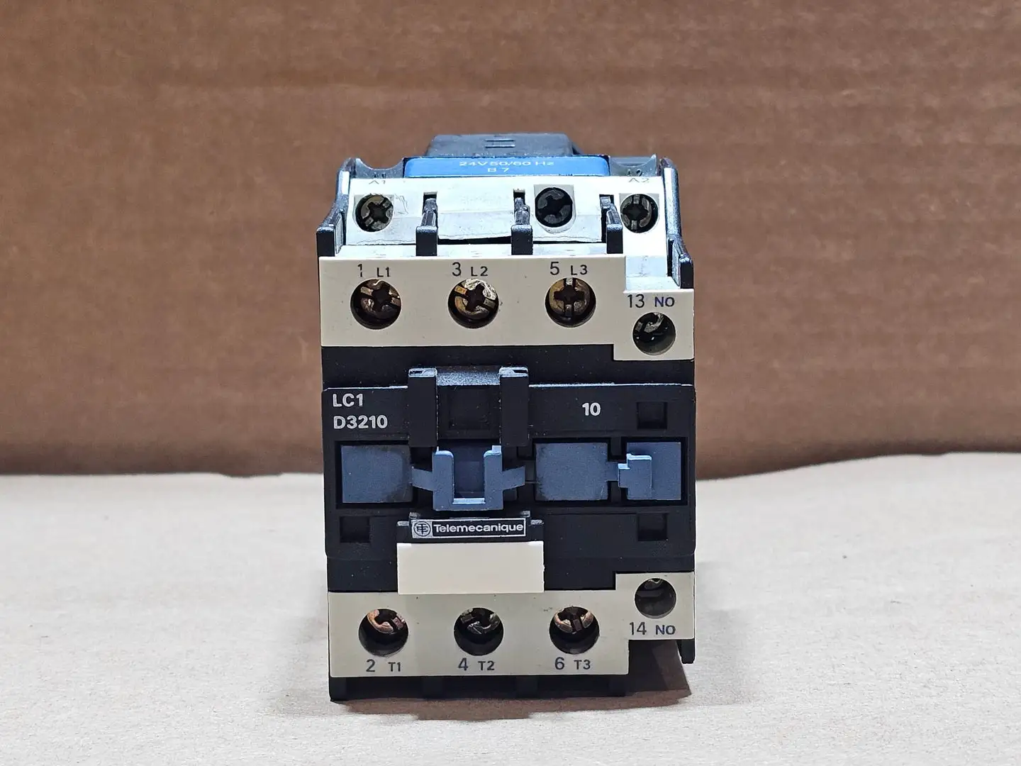 Used TELEMECANIQUE LC1D3210 Switchgears British Columbia CA | Lenmark #1438427