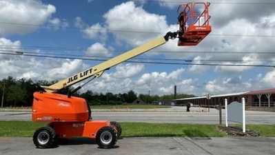 USED 2014 JLG 400S