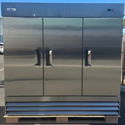 171-0177 3 Door Reach In Self Contained Cooler