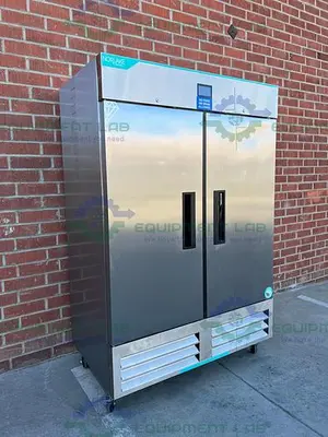 USED NORLAKE NSWDF492SSS/0A WHITE DIMOND SERIES DOUBLE DOOR FREEZER -20C, 49 CU. FT.