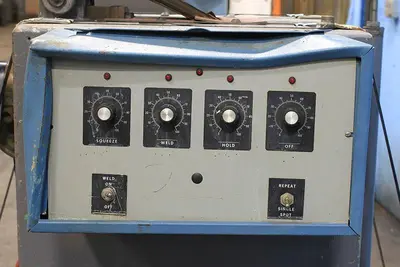 Used _UNKNOWN_ _UNKNOWN_ Spot Welders New York US | Federal Equipment #1300241