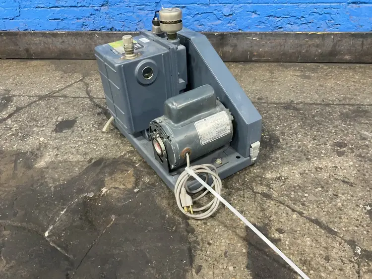 Used WELCH 1402 Vacuum Pumps Ohio US | HGR 24 #1566914