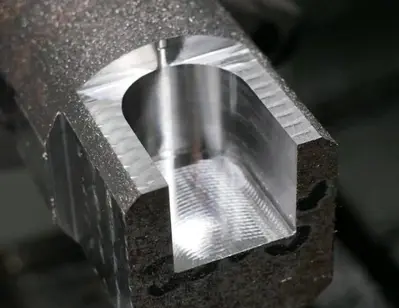 MT-900
