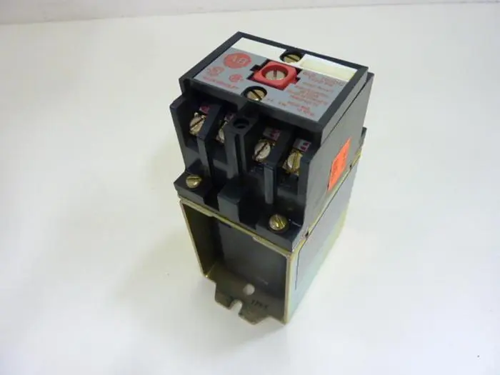 Used ALLEN BRADLEY 700DC-PH200Z24 SER A Relays & Switches Michigan US | Ideal Machinery #600889