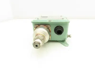 SMC ISG211-N030 Mechanical Pressure Switch .02-0.3 Mpa